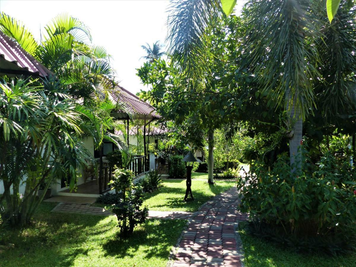 Bee Nat Garden Resort Bang Rak Beach  Exterior photo